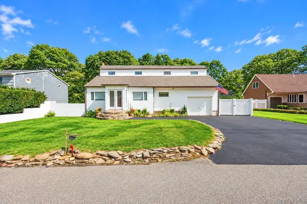1219 Coates AVE, Holbrook, NY 11741