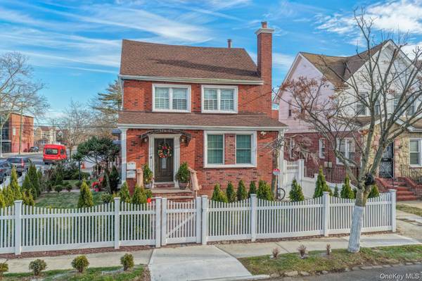 116-01 221st ST, Cambria Heights, NY 11411