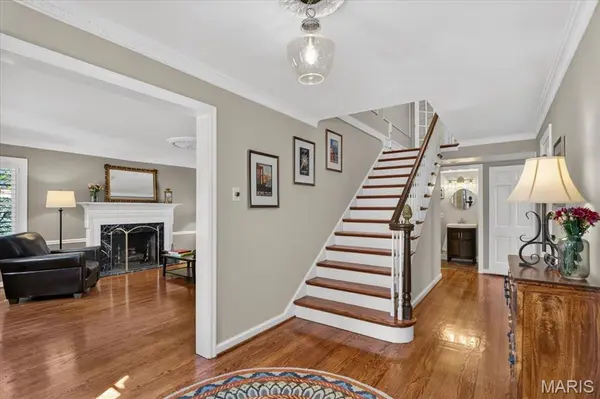 13 Deer Creek Woods, Ladue, MO 63124