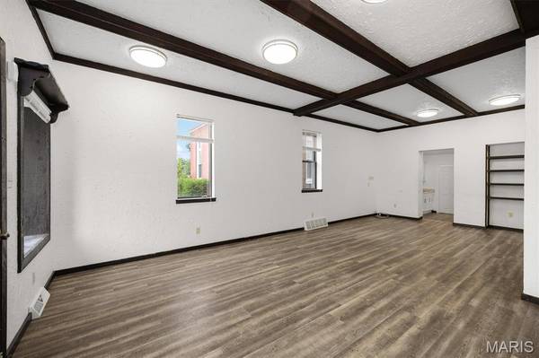 513 N Illinois ST, Belleville, IL 62220