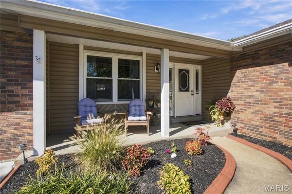 733 Cedar Glen DR, Weldon Spring, MO 63304