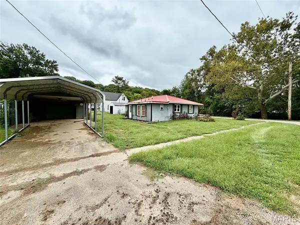 423 Water ST S, Hamburg, IL 62045