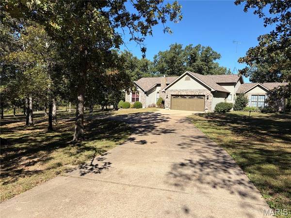 3031 Oak Haven LN, Bourbon, MO 65441