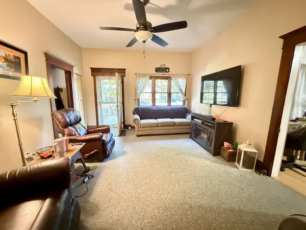 303 N Hopkins ST, Newman, IL 61942