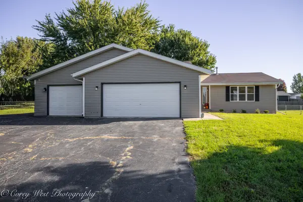 409 Hickory DR, Davis Junction, IL 61020