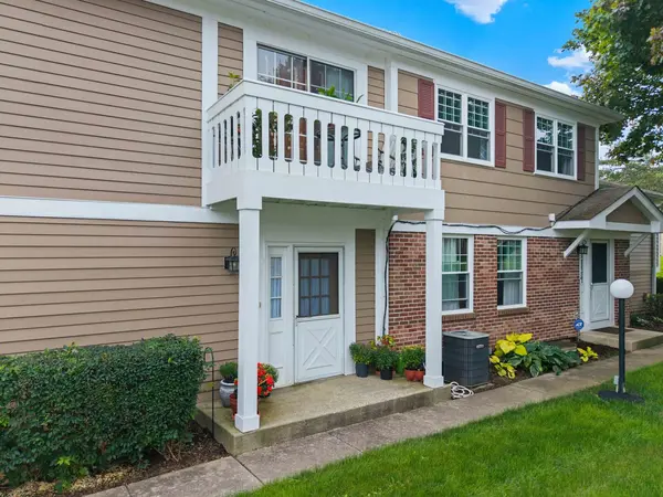 80 Maplewood DR, Vernon Hills, IL 60061