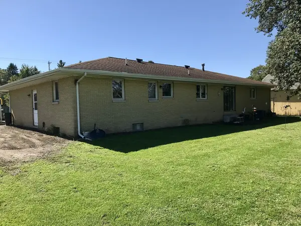 156 E Main ST, Bradford, IL 61421