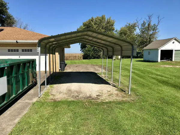 156 E Main ST, Bradford, IL 61421