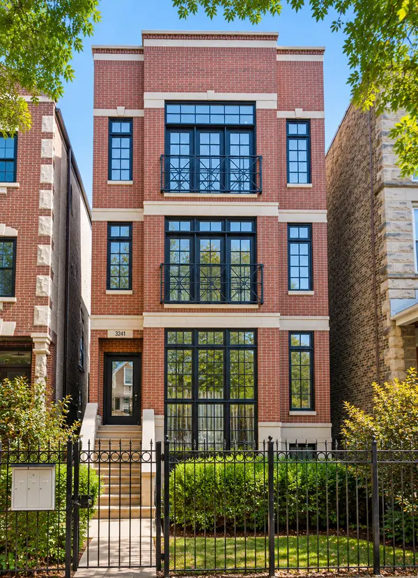 3241 N CLIFTON AVE #3, Chicago, IL 60657