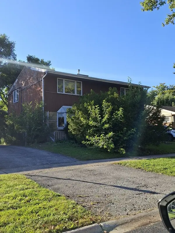 8332 N Odell AVE, Niles, IL 60714
