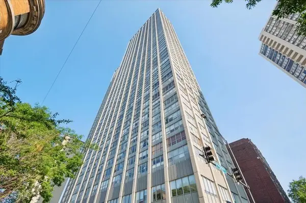 655 W IRVING PARK RD #1211, Chicago, IL 60613