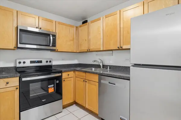 655 W IRVING PARK RD #1211, Chicago, IL 60613