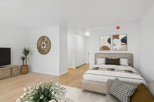 655 W IRVING PARK RD #1211, Chicago, IL 60613