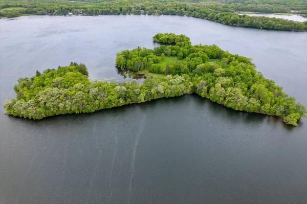 X Garbutt Island, Birchwood, WI 54817