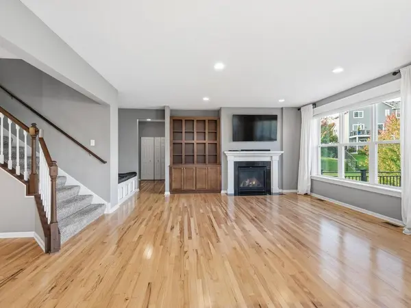 3064 Francesca DR, Chaska, MN 55318