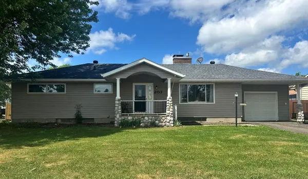 203 Wyandotte RD, Hoyt Lakes, MN 55750