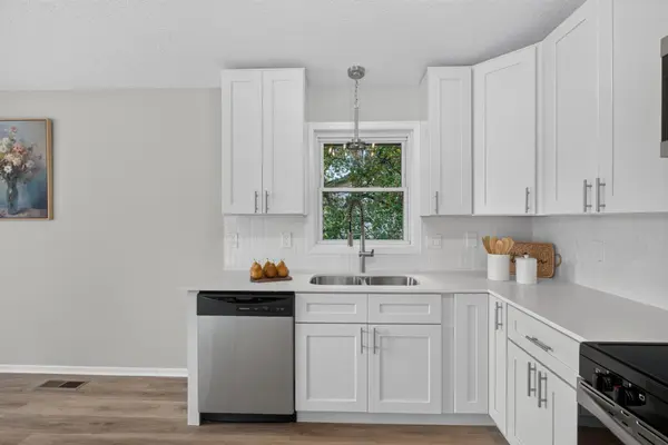 10605 Union Terrace WAY N, Plymouth, MN 55441