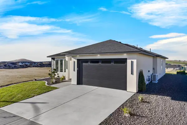 3556 Nuthatch St, Richland, WA 99352