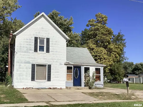 635 W FORT ST, Farmington, IL 61531
