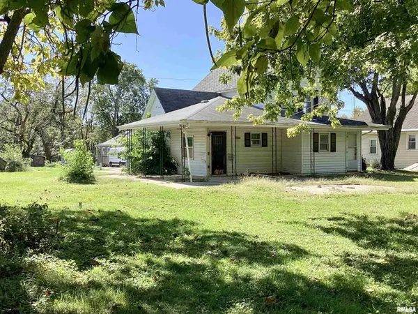 635 W FORT ST, Farmington, IL 61531