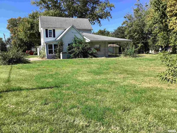 635 W FORT ST, Farmington, IL 61531