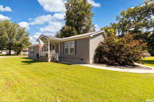 302 S MARION RD, West Frankfort, IL 62948