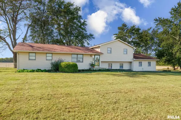 16365 Caplinger Pond RD, Marion, IL 62959