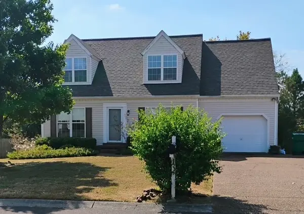 2885 Sutherland Dr, Thompsons Station, TN 37179