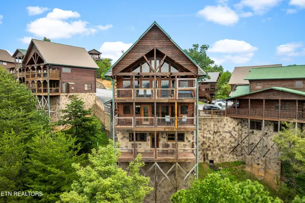 2422 Breezy Ridge Drive, Sevierville, TN 37876
