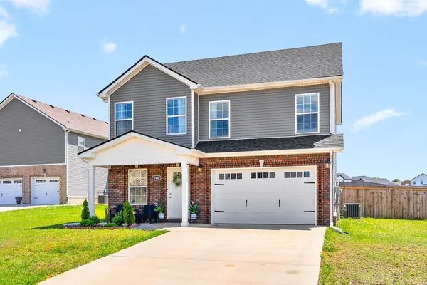 360 Dugger Dr, Clarksville, TN 37042