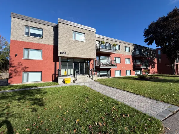 1305 Summerville AVE #102, Carlington - Central Park, ON K1Z 8G7