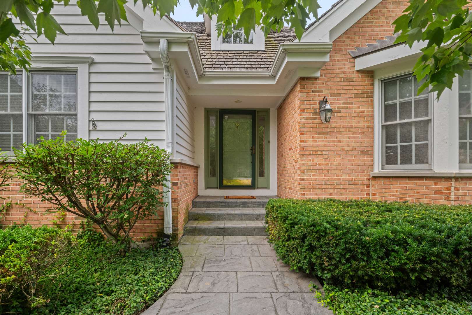 1735 Yale CT, Lake Forest, IL 60045