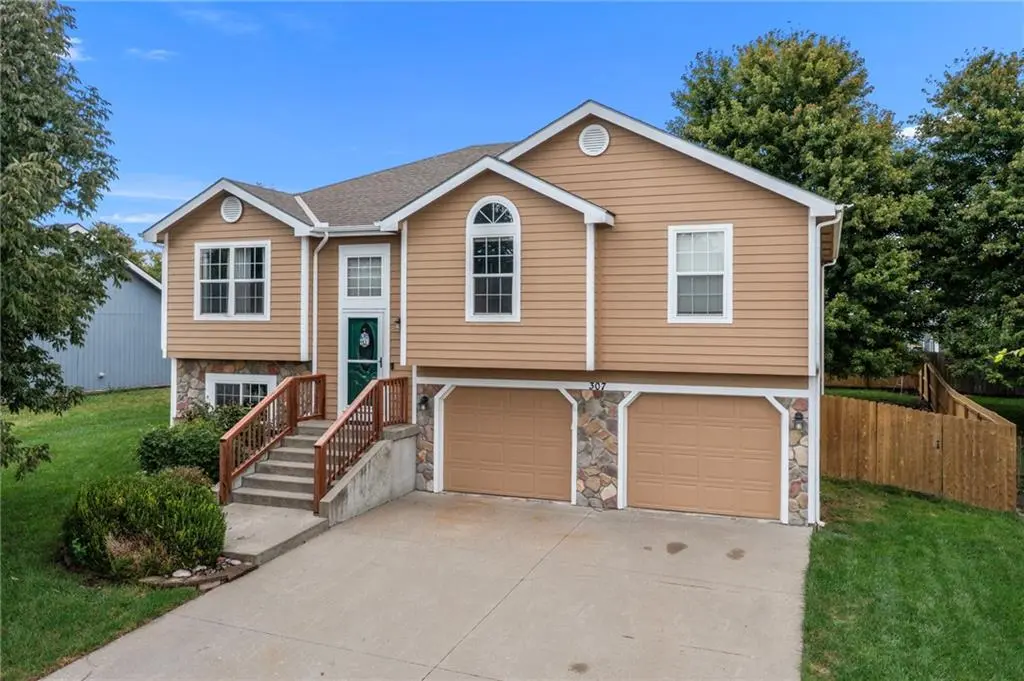 307 Leander ST, Eudora, KS 66025