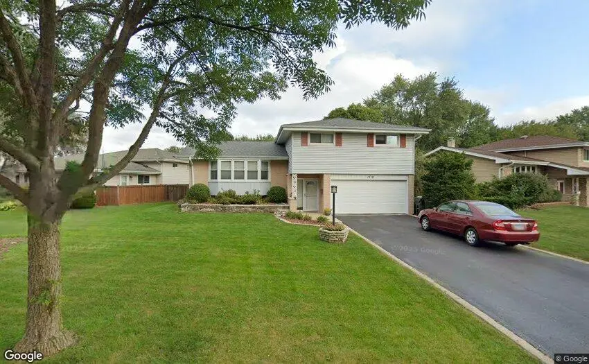 1310 E Ironwood DR, Mount Prospect, IL 60056