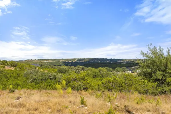 136 Legacy Hills DR, Johnson City, TX 78636