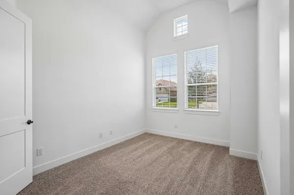 17804 Rolling DR, Manor, TX 78653