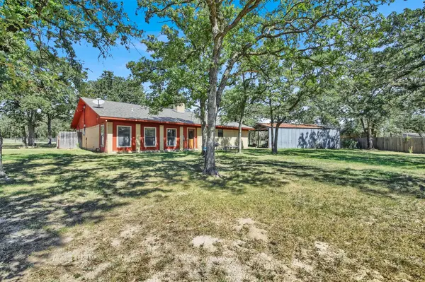 191 Jordan LN, Elgin, TX 78621