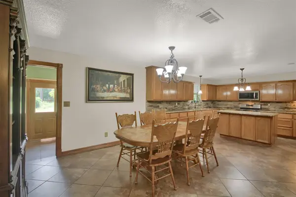 191 Jordan LN, Elgin, TX 78621