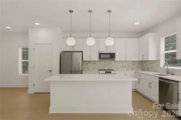 3025 Belmeade DR, Charlotte, NC 28214