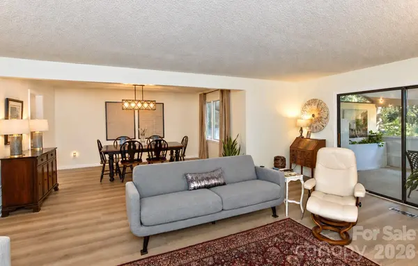 503 Crowfields LN, Asheville, NC 28803