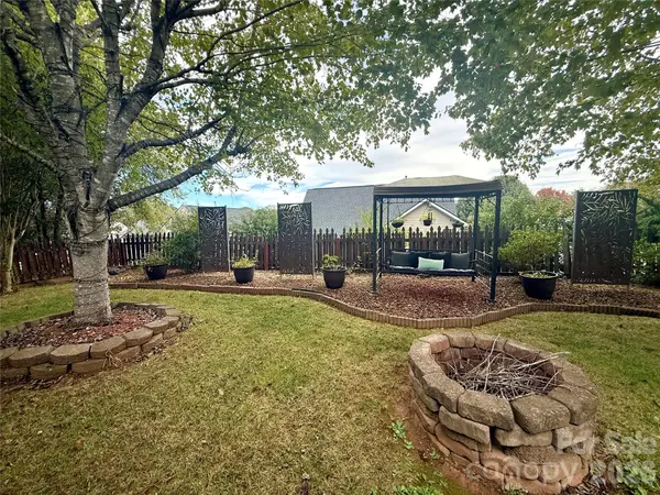 1969 8th Street LN SE, Hickory, NC 28602