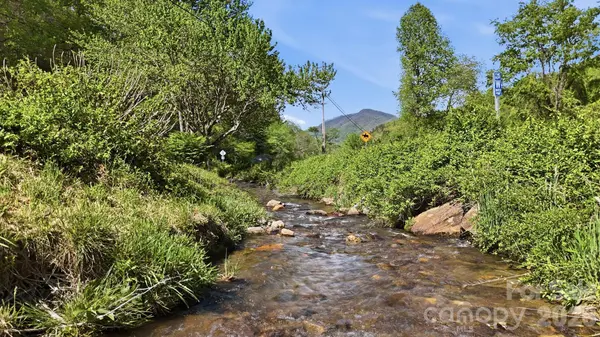 1200 Barkers Creek RD, Whittier, NC 28789