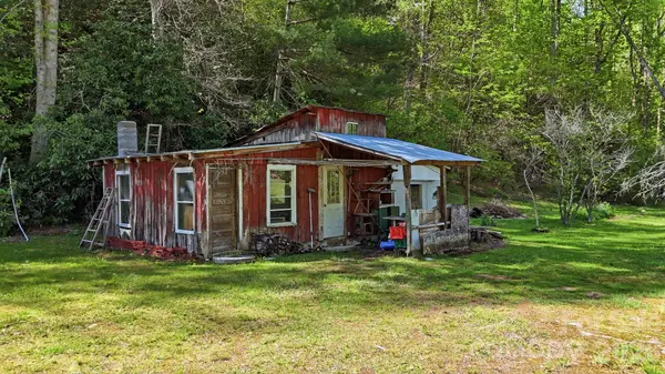 1200 Barkers Creek RD, Whittier, NC 28789