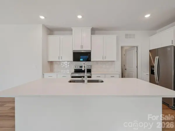 2642 Celestial DR, Newton, NC 28658