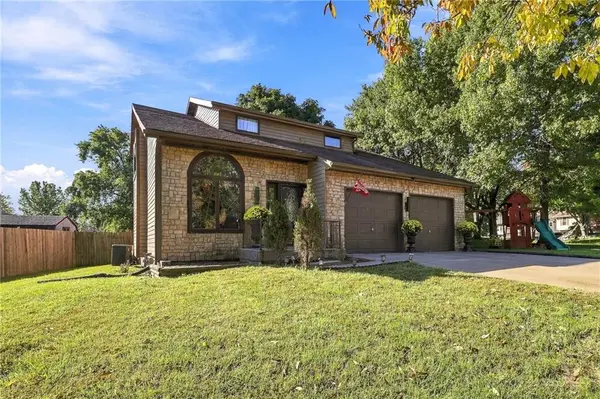 205 NW 101st ST, Kansas City, MO 64155