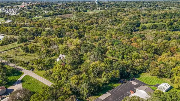 1110 County Road B HWY, Liberty, MO 64068