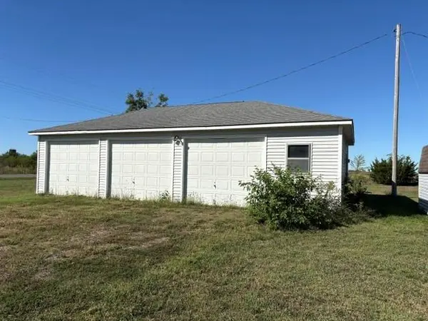 14085 Ness RD, Altamont, KS 67330