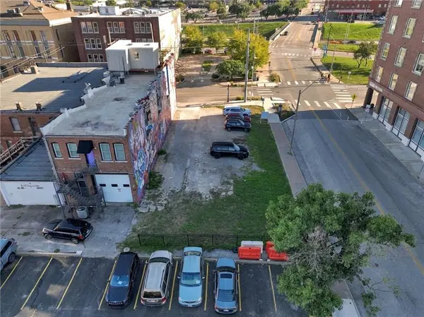 419 WYANDOTTTE ST, Kansas City, MO 64105