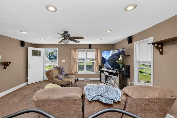 56578 Eastvue DR, Osceola, IN 46561