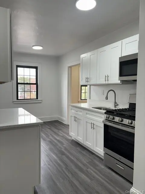28 W Neck RD #3A, Huntington, NY 11743